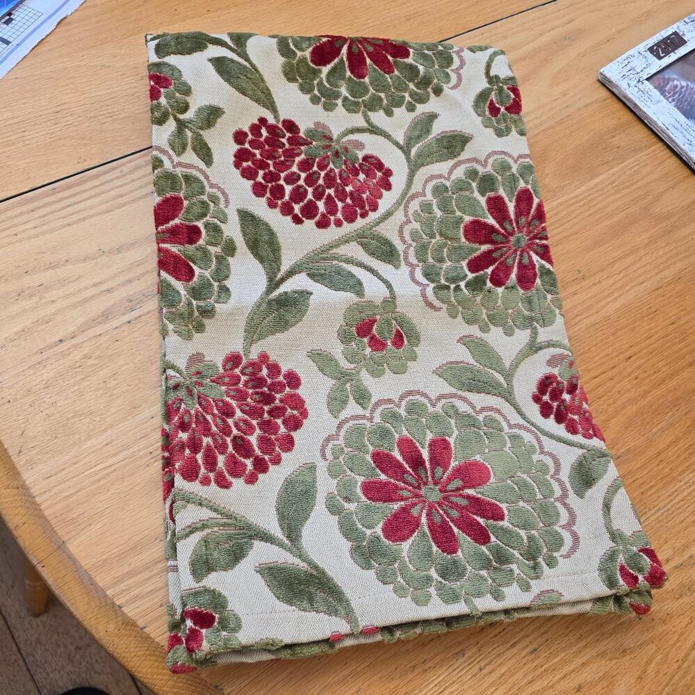 Vintage Crate & Barrel Jacquard Ophelia Table Runner 14 x 90